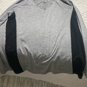 Beverly Hills Polo Club Heather Gray V-Neck Top